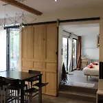 Avec Beaucoup De Cachet Et Calme Apartament *