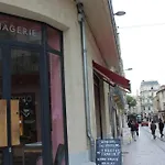 Avec Beaucoup De Cachet Et Calme Apartament
